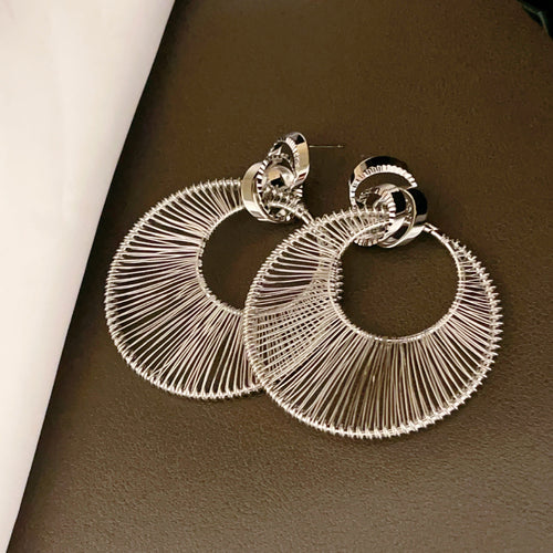 Vintage-style high-end metal earrings large earrings gold-plated luxurious and elegant earrings