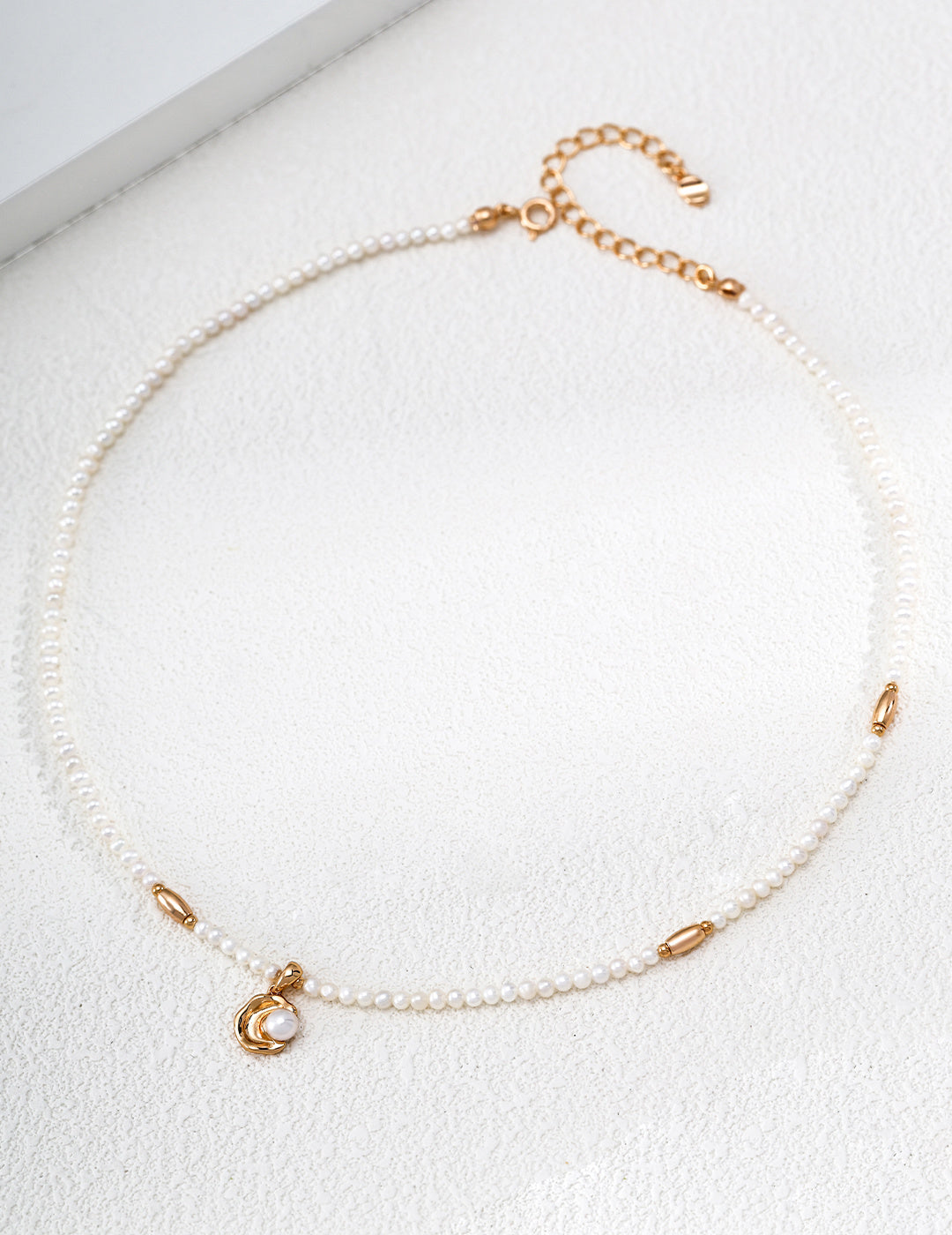 Natural pearl necklace