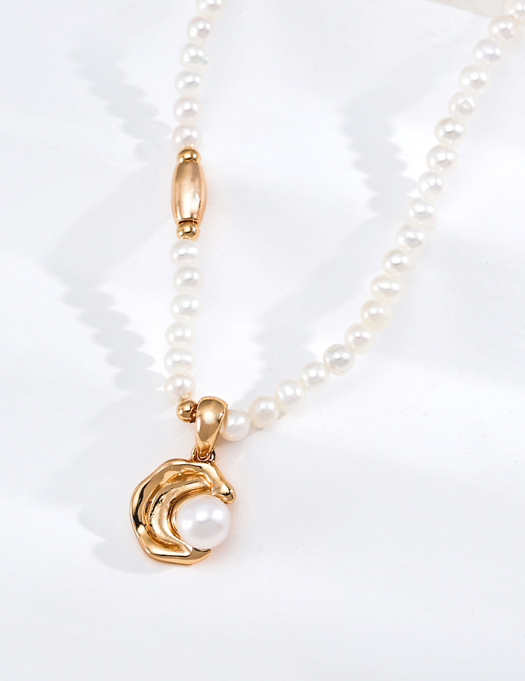 Natural pearl necklace